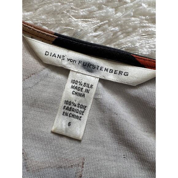 Diane von Furstenberg Carmelita 100% Silk Wrap Dress – Long Sleeve, Size 6 - Picture 4 of 5